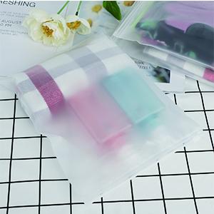 Fashionable Design Luxury PVC Handbag Purse, Organizer Dust Cover, Bag Protector, Magnetic Snap Closure 21